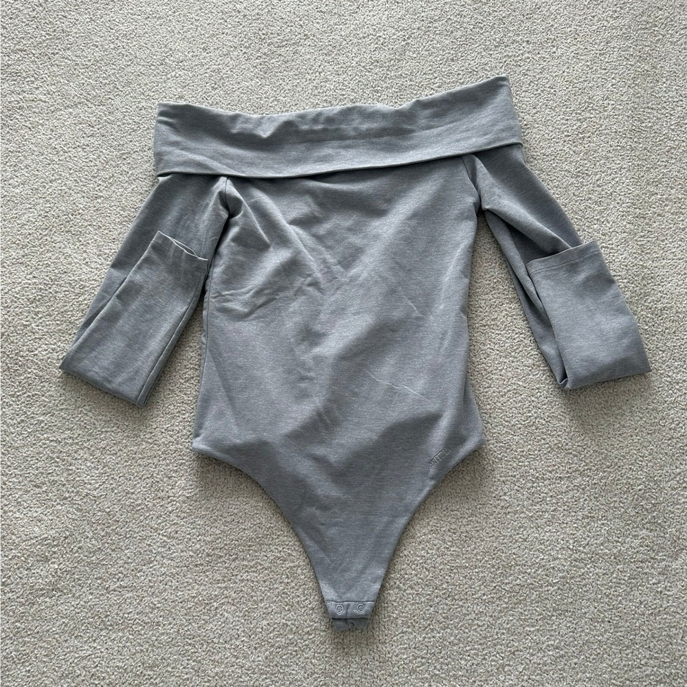 Aritzia Contour Deco Bodysuit size medium in Grey